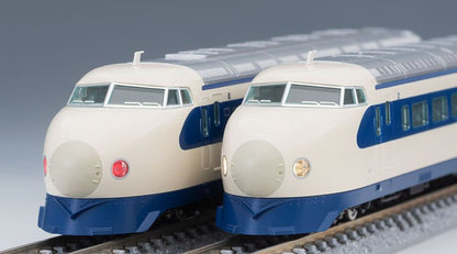  Tomix 98730 JNR Series 0 Tokaido/ Sanyo Shinkansen 'Large Window Early Type/ Hikari/ Hakata Opening Configuration' 8 Cars Set (N Scale)