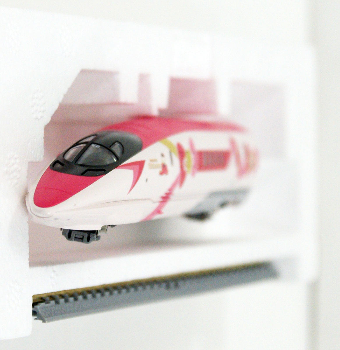  Tomix FMC-01 First Car Museum JR Series 500-7000 Sanyo Shinkansen 'Hello Kitty Shinkansen' (N Scale)